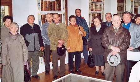 Besucher des Glockengusses in Stift Wilten