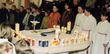 Bilder von der Vorstellung der Erstkommunikanten im Rahmen der Kindermesse (6.4.2003)