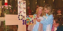Bilder von der Kindermesse mit Vorstellung der Erstkommunionkinder (2. Mai 2004)
