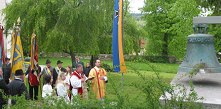 Bilder von der Pfingstmesse und Weihe der Friedensglocke am (15. Mai 2005)