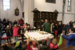 Familienmesse mit den Erstkommunionkindern und Volksschulkaffee im Pfarrzentrum